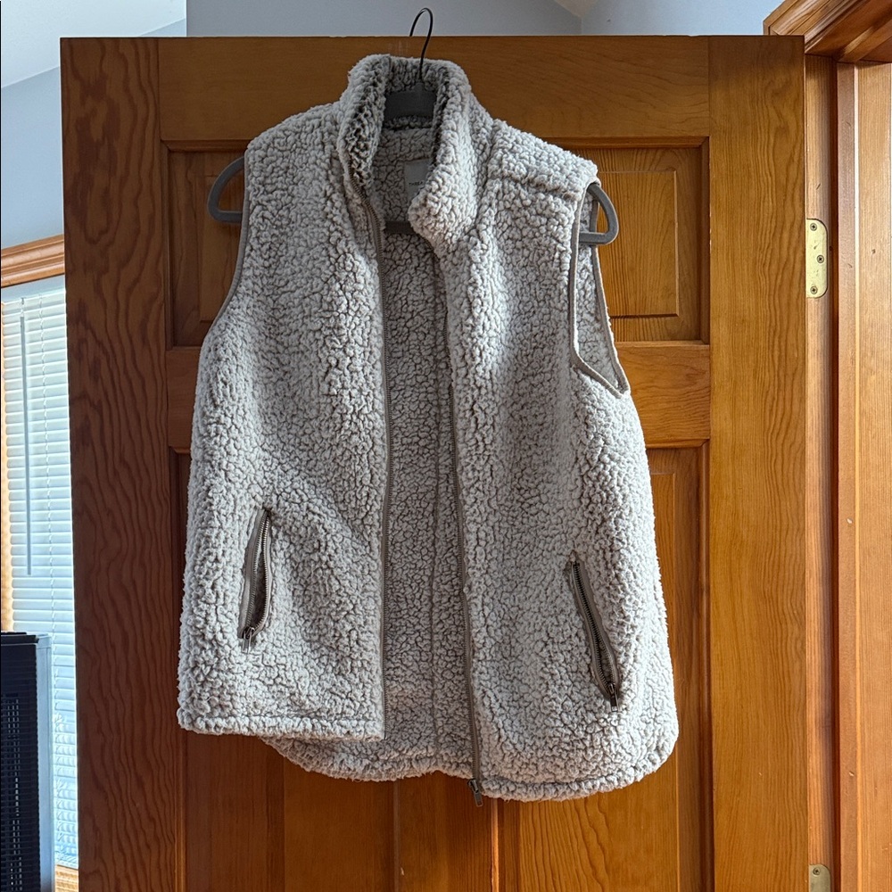 Thread & Supply Cream Sherpa Zip Vest